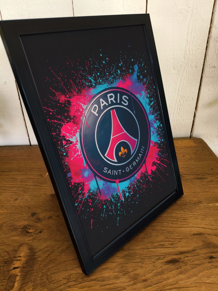 Affiche poster A4 (21×29,7 cm) PSG Paris Saint-Germain logo street art déco chambre - photo numéro 2
