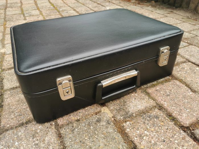 Valise ancienne des années 1960 pour le nécessaire de toilette - photo numéro 6