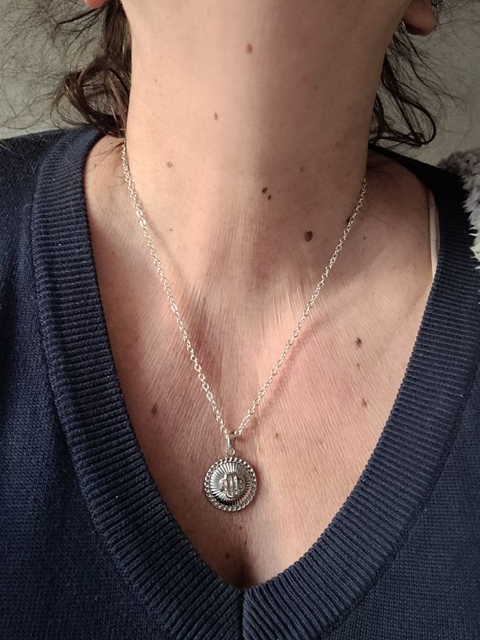 Collier upcyclé avec joli bouton maje - photo numéro 5