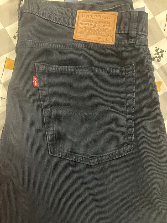 Jean levi’s velours bleu marine - photo numéro 2