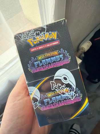 Demi display Pokémon me02