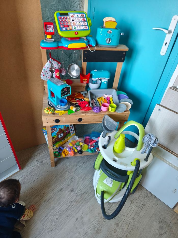 Cuisine enfant, ménage, pâte à modeler