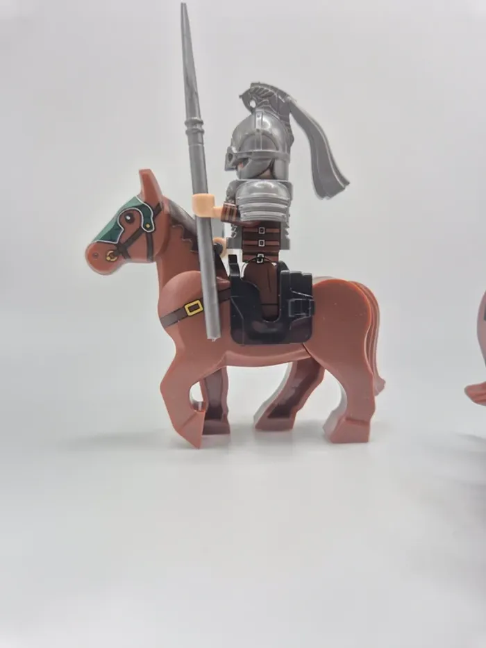 Figurines type lego 4 cavaliers guerriers du Rohan seigneur des anneaux / hobbit - photo numéro 2