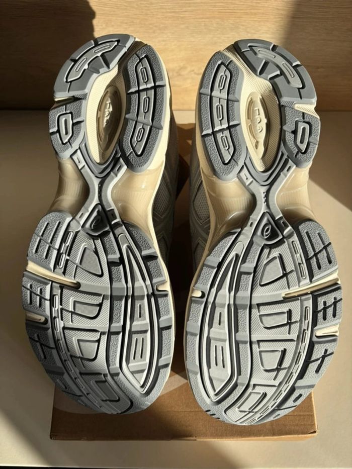 Sneakers Asics Gel 1130 Gris Sheet Rock - Taille 44 - Neuve - photo numéro 7