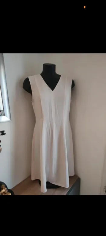 Robe taille 38 marque uniqlo rose poudré/beige