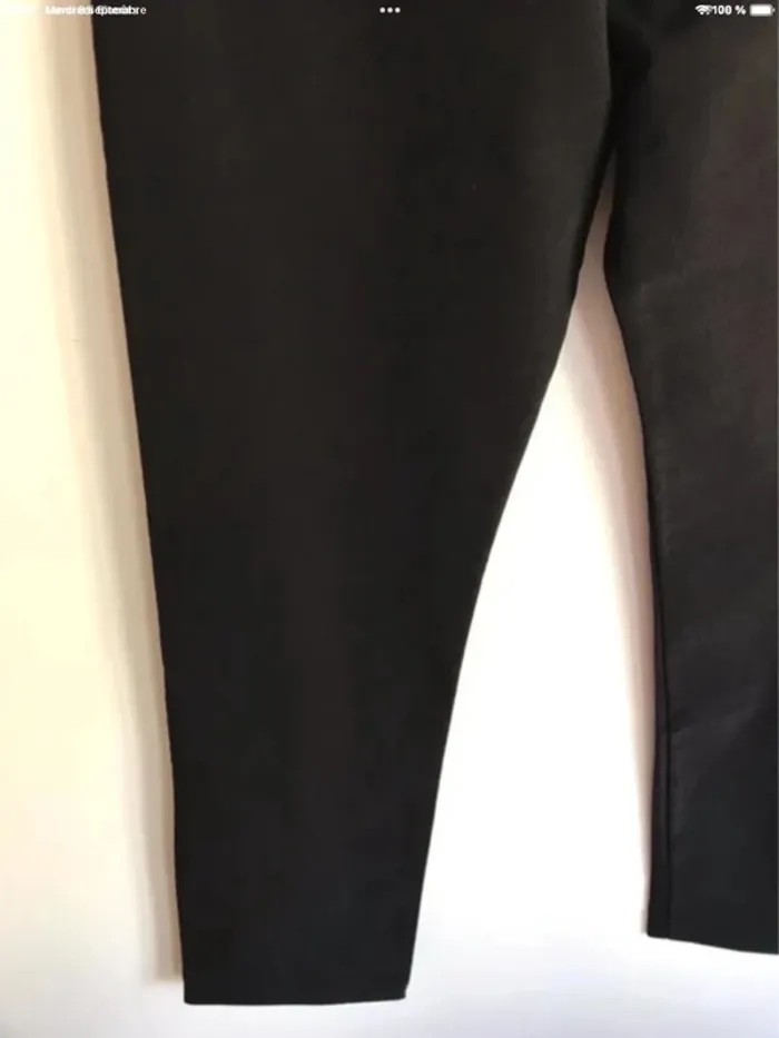 Pantalon noir à empiècements sur le haut du pantalon taille 34 - photo numéro 5
