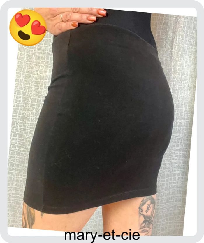 SOLDÉ - Mini jupe noire moulante taille 36 , taille élastique - H&M - photo numéro 4