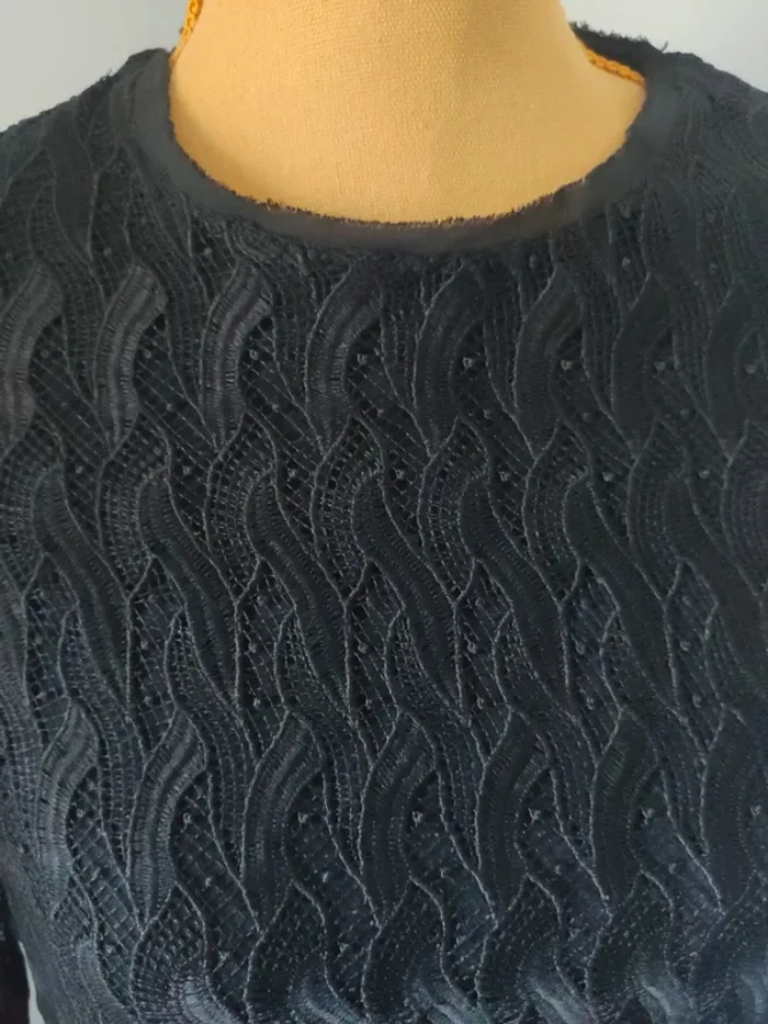 Robe noire dentelle - photo numéro 2