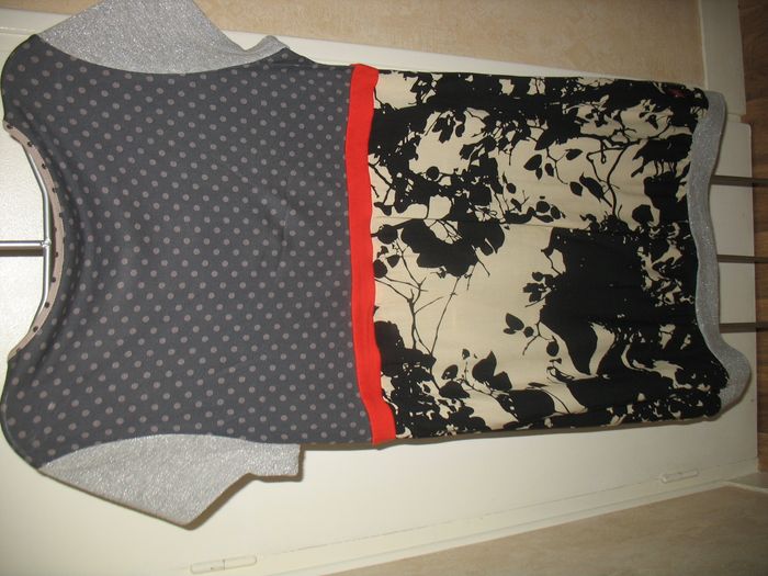 ROBE MC IMPRIME GRIS ET NOIR "MISS CAPTAIN" - TAILLE 42 - n°12 - photo numéro 2