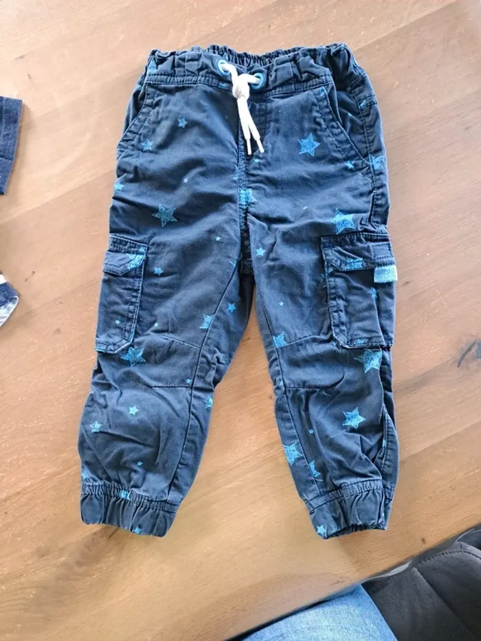 T-shirt et pantalon - photo numéro 4