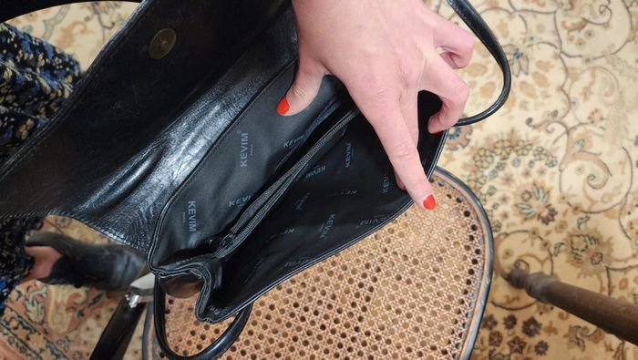 Sac à main + sac à dos en cuir lumineux noir - photo numéro 3