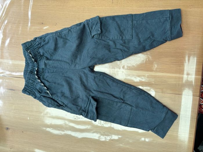 3 t-shirts manches longues + 1 pantalon - photo numéro 3