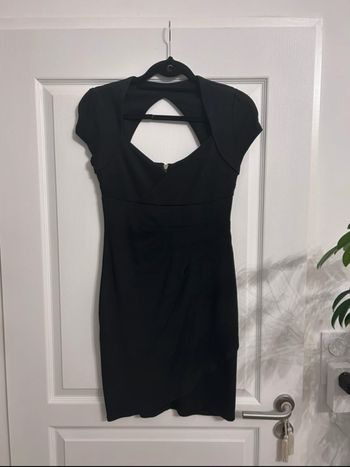 robe courte  noire  l pour un déguisement d’Halloween