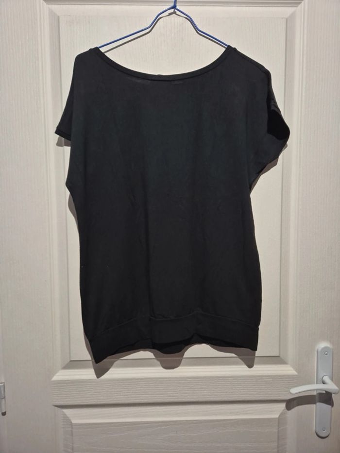 Tee shirt noir brillant à sequins - photo numéro 3