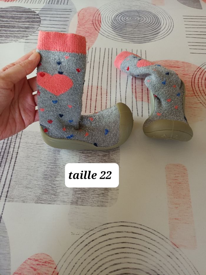Chaussettes Pantoufles taille 22 đź‘§