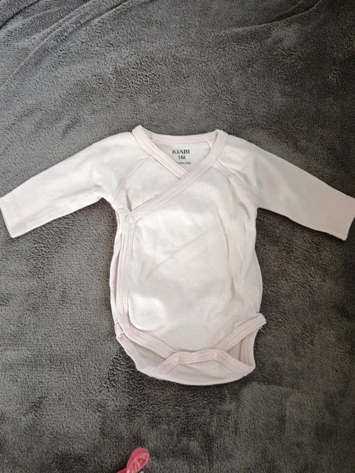 Lot bodies 1mois fille - photo numéro 6