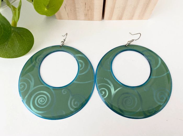 Boucles d’oreilles créoles Spirale 6,5cm 💙🩵 Parfait état - photo numéro 3