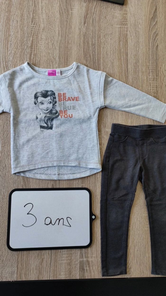T-shirt et pantalon taille 3 ans