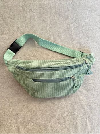 Sac banane vert d eau en velours côtelé