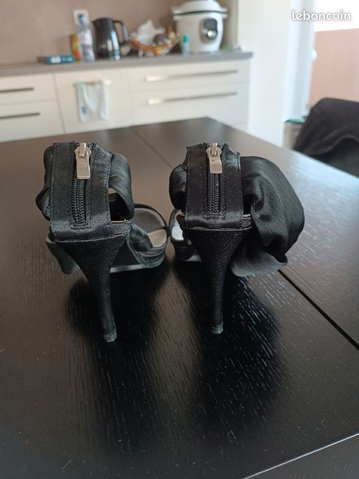 Vends Paire de Chaussures Femme à Talons  Pointure 39 - photo numéro 3
