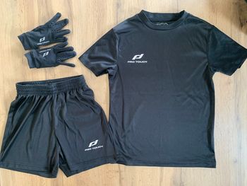 Lot de 2 tenues rugby ou foot 8-10 ans