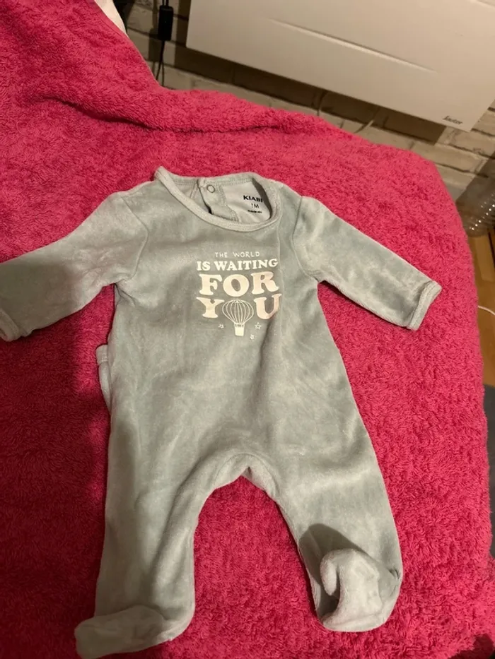Lot pyjama 1 mois - photo numéro 4