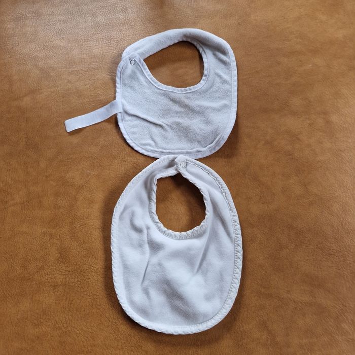 Lot 2 bavoirs - photo numéro 4