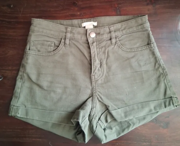 Short en jean's H&M taille 16 ans / 34 - photo numéro 2