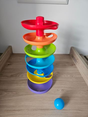 Tour spirale avec balle