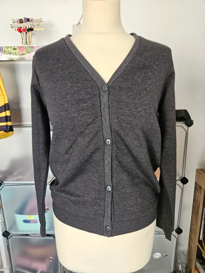 Gilet sweat gris garçon 👦 10 11 ans neuf sans étiquette 🏷