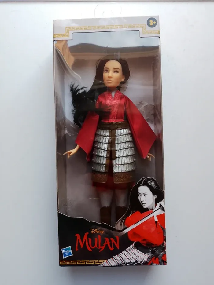 Poupée barbie Mulan le film Disney