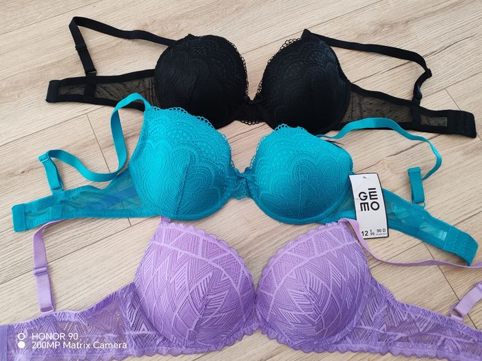 Lot soutien-gorge NEUF - photo numéro 2
