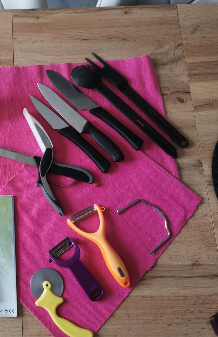 Lot de couteau et autres ustensiles