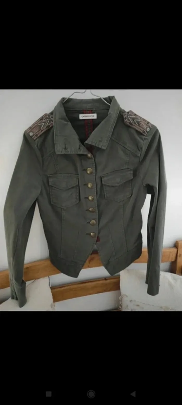 Cache cache veste en jean kaki taille XS très bon état