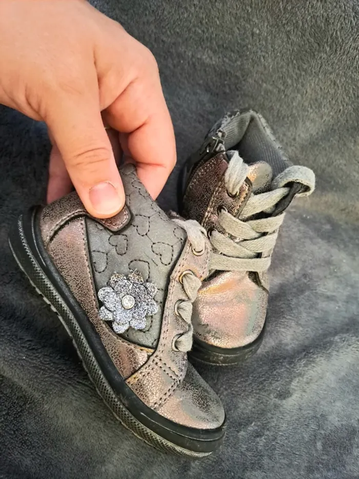 Chaussure, taille 20, marque boîte à malices