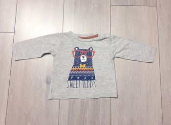 Maillot manche longue gris.  Garçon 6 mois. Marque Devilchild