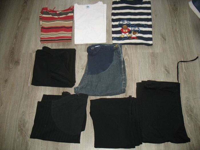 LOT DE 8 VÊTEMENTS DE GROSSESSE "YESSICA BY C&A" - TAILLE 36 / 38 - n°01