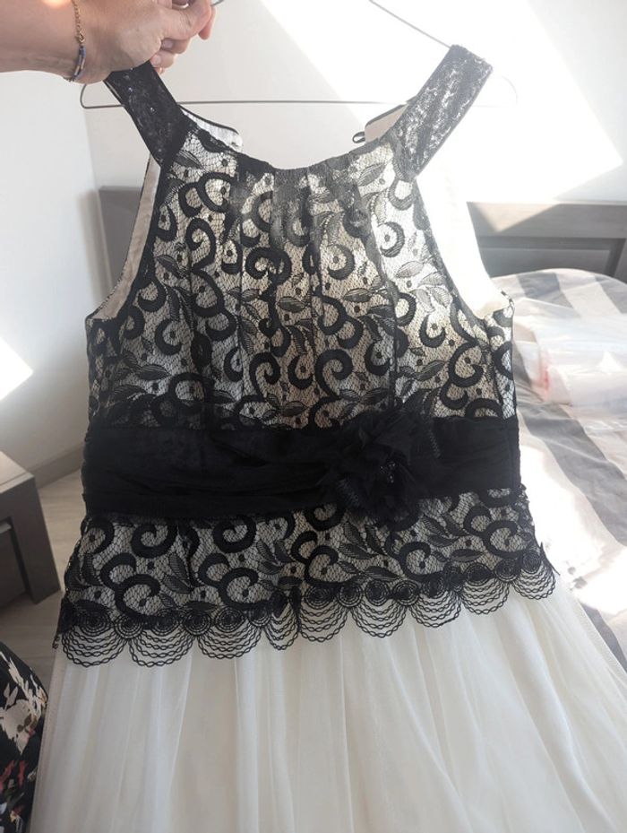 Magnifique, robe de mariée, noire et blanche taille 42 44 - photo numéro 11