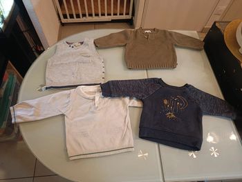 Lot de 4 pulls / sweats