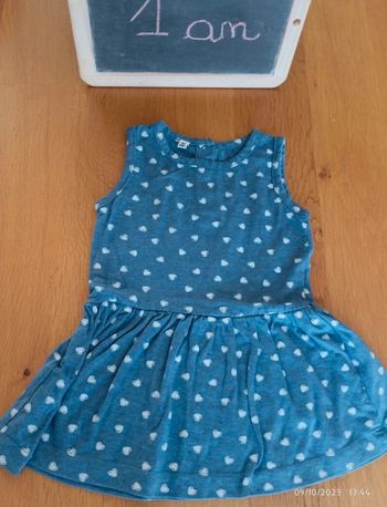 Robe taille 1 an en très bon état