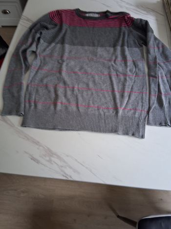 Pull rayé gris et rose " t- 12 ans"