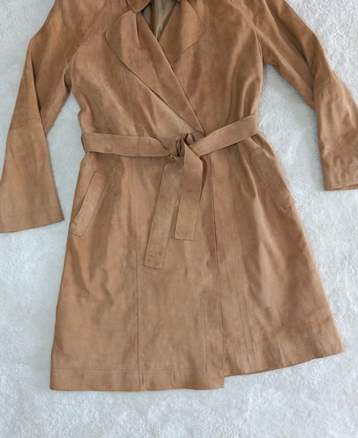 Veste manteau trench léger et fluide en daim Caroll 36 beige avec ceinture - photo numéro 6
