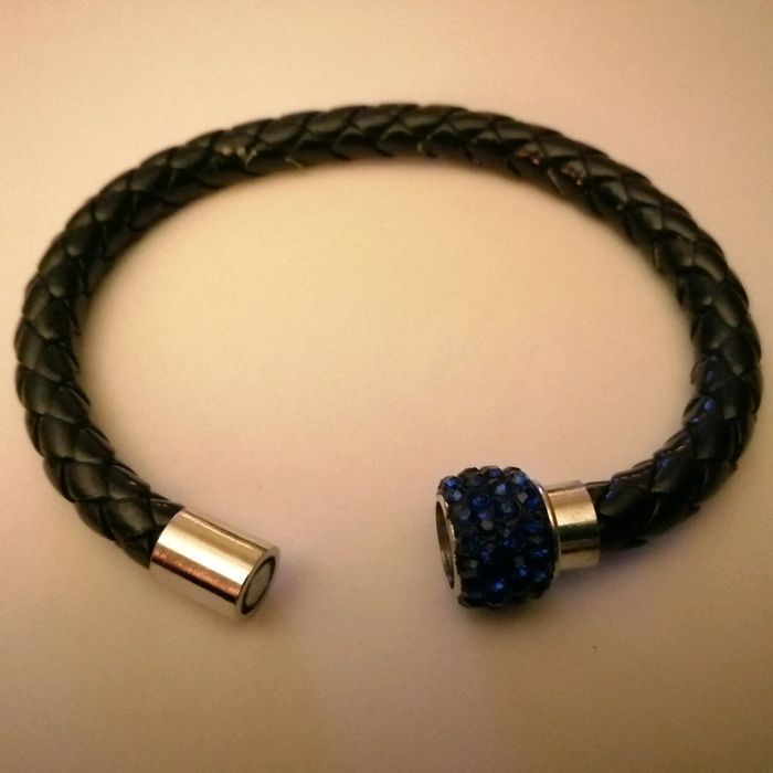 Bracelet bleu fermoir magnétique perle brillante Neuf - photo numéro 2