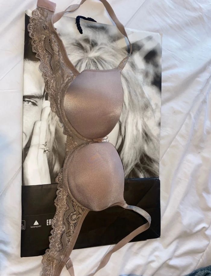 Soutien gorge - photo numéro 2
