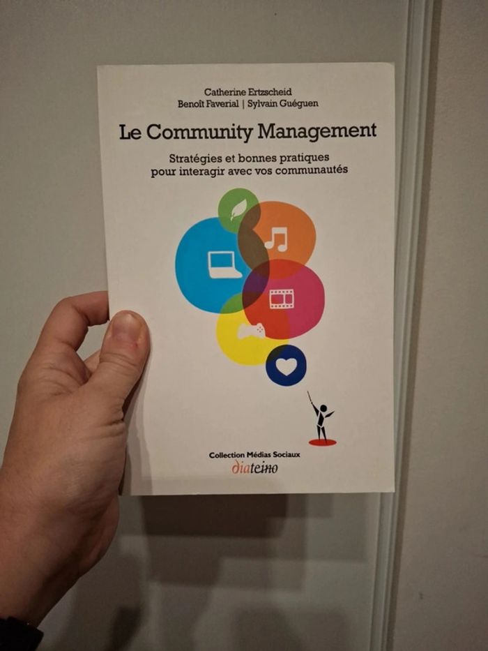 Livre le community management diateino
