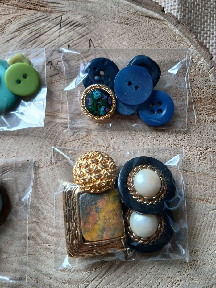 Lot de 4 sachets de boutons - photo numéro 3