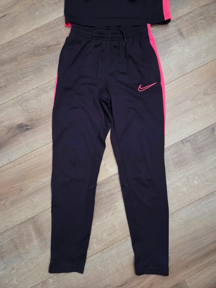 Jogging Nike  haut 128.137cm bas 137.147cm - photo numéro 2