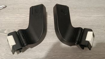 Fixation pour cosy sur poussette gb pockit