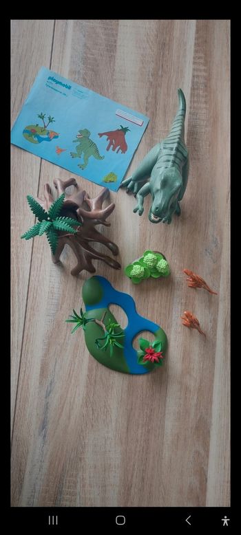 Maman Dinosaure et ses petits