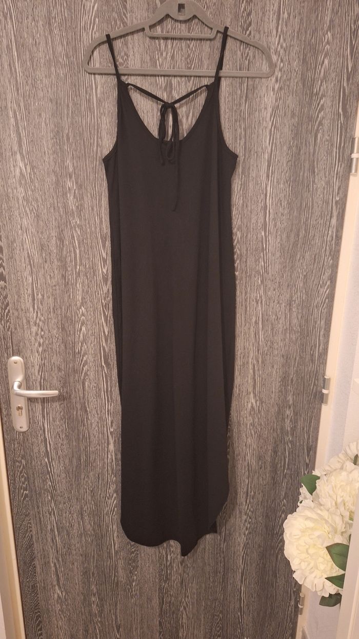 Robe longue ample uni noir sans manches à Bretelles fines - photo numéro 2